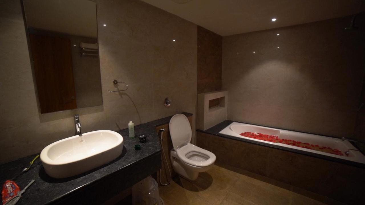 Aananda Wellness And Resorts