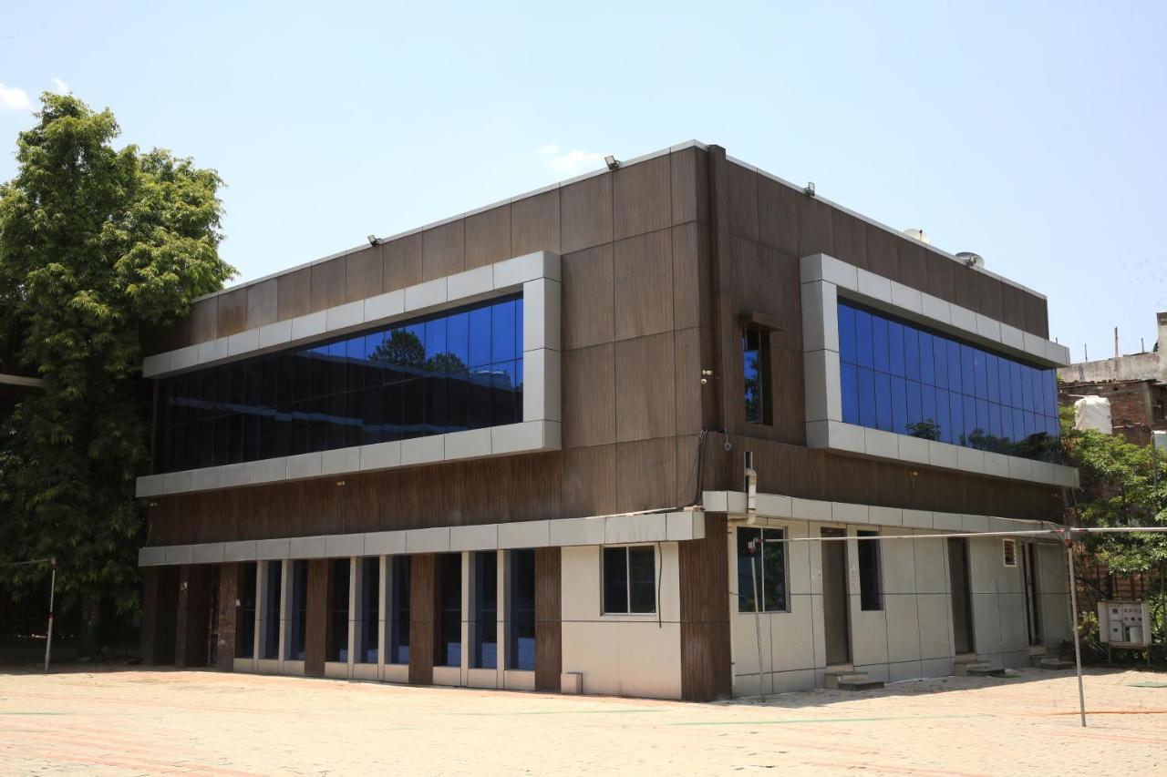Shri Ram Krishna Bagh Hotel