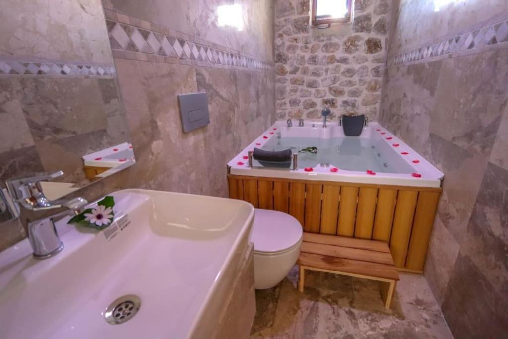 Likya Labis Villa