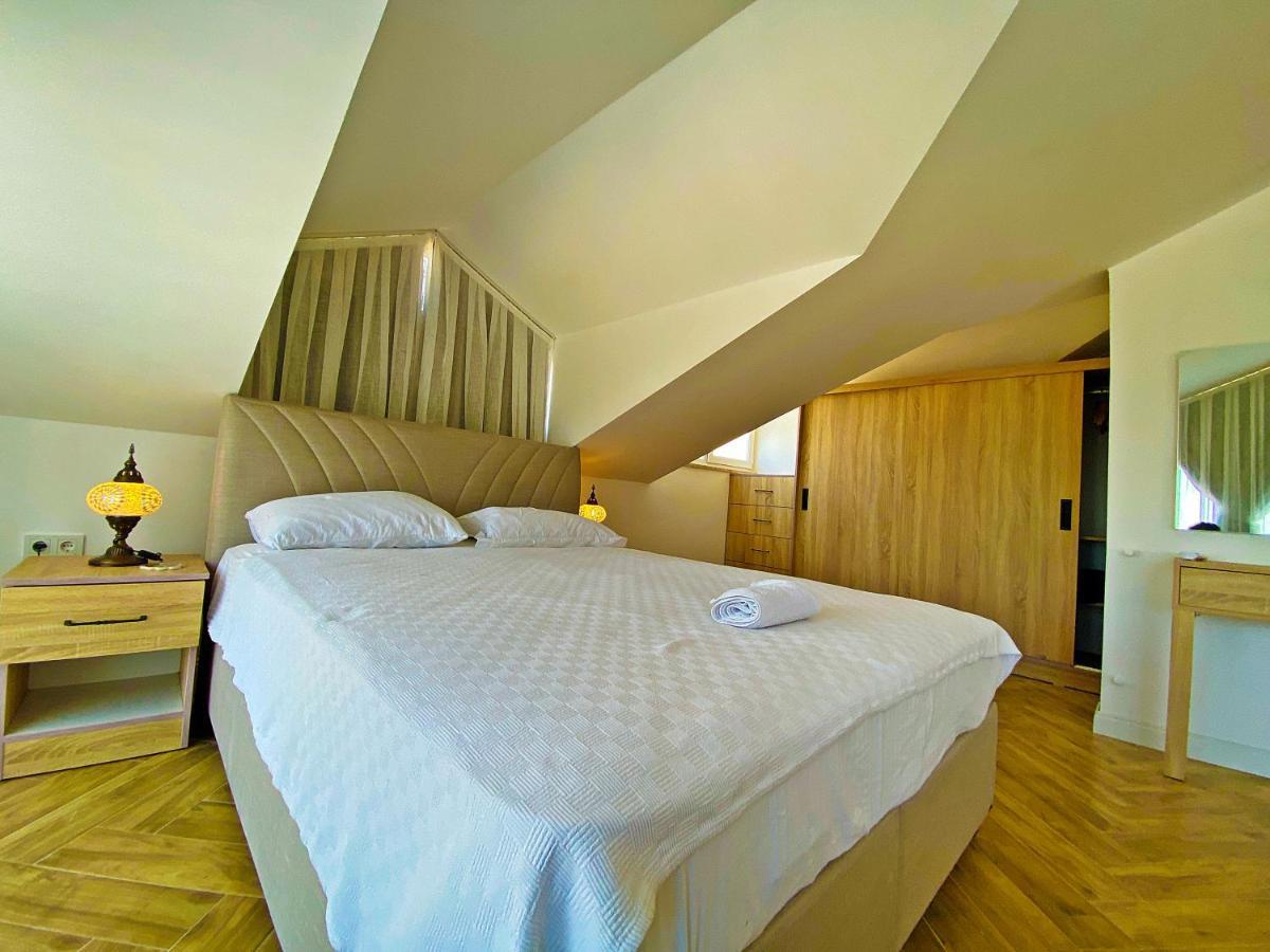 Paris A Villa