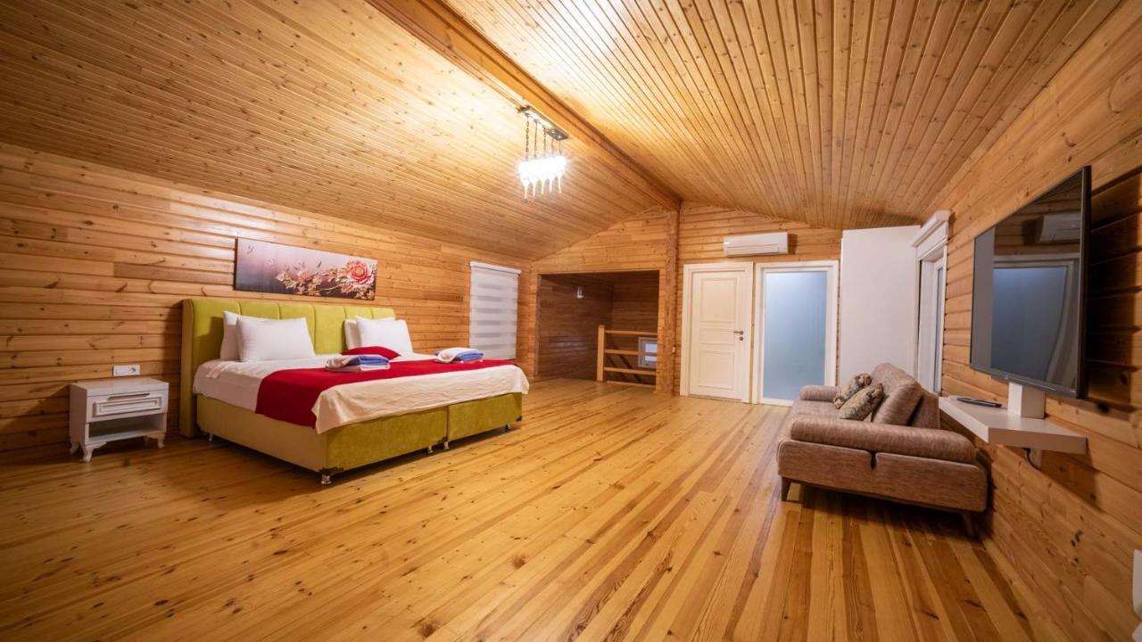 HotelPhoto