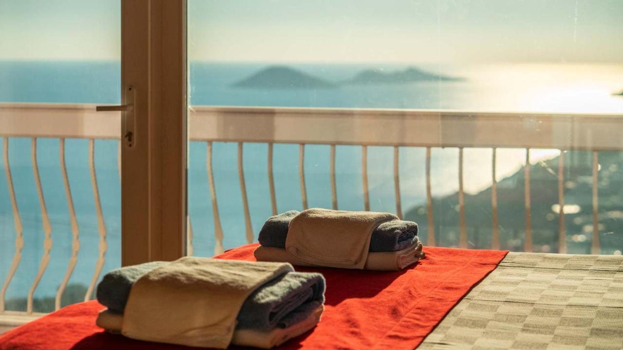 HotelPhoto