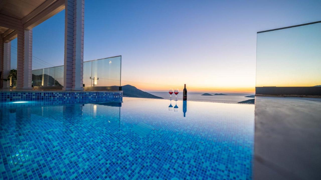 HotelPhoto