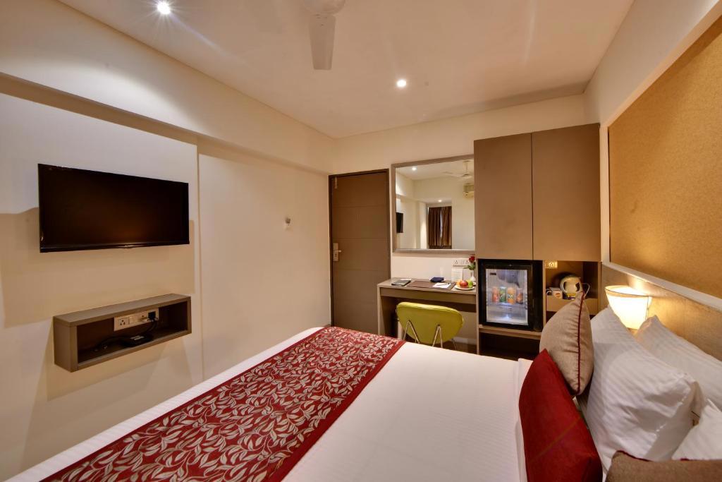 Click Hotel Vadodara