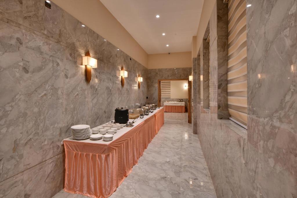 Click Hotel Vadodara