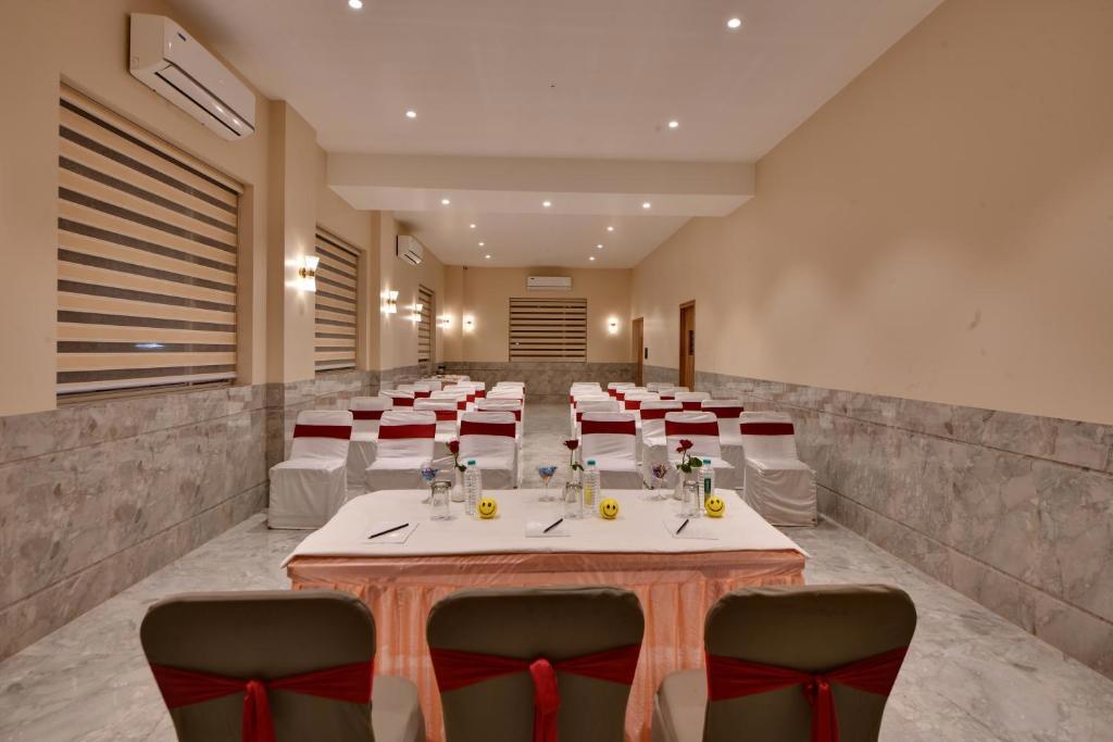 Click Hotel Vadodara