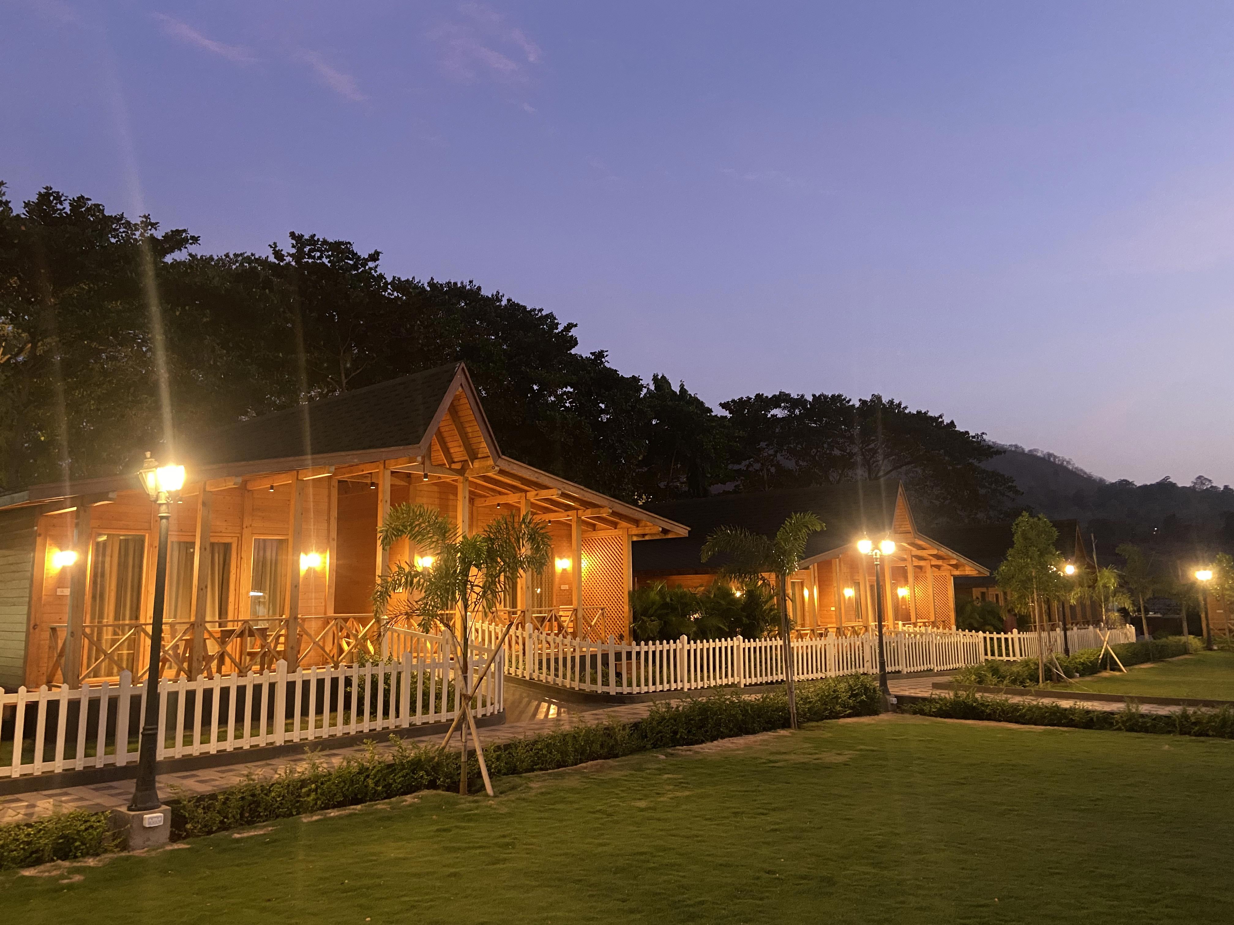 Villament Resort