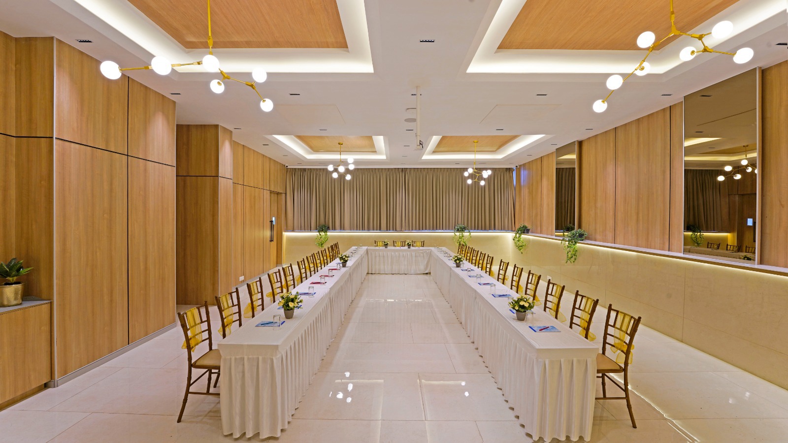 Click Hotel Biz - Bangalore Airport