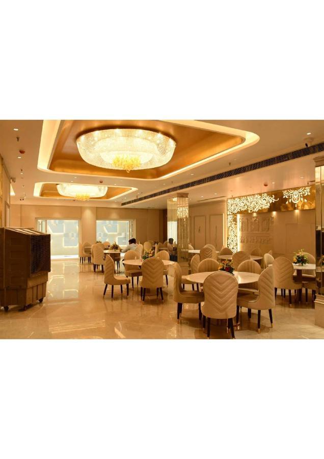 Aadat Hotel