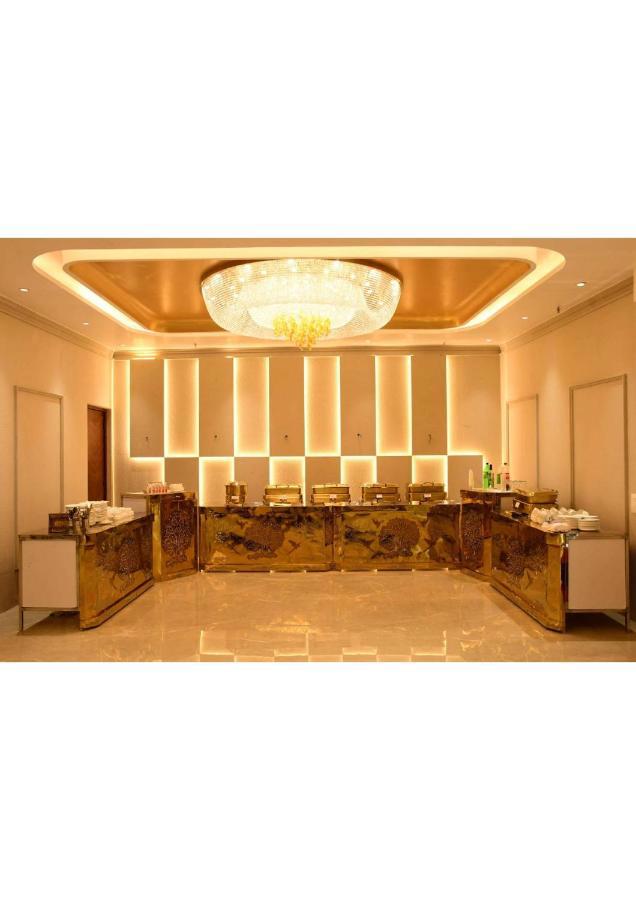 Aadat Hotel