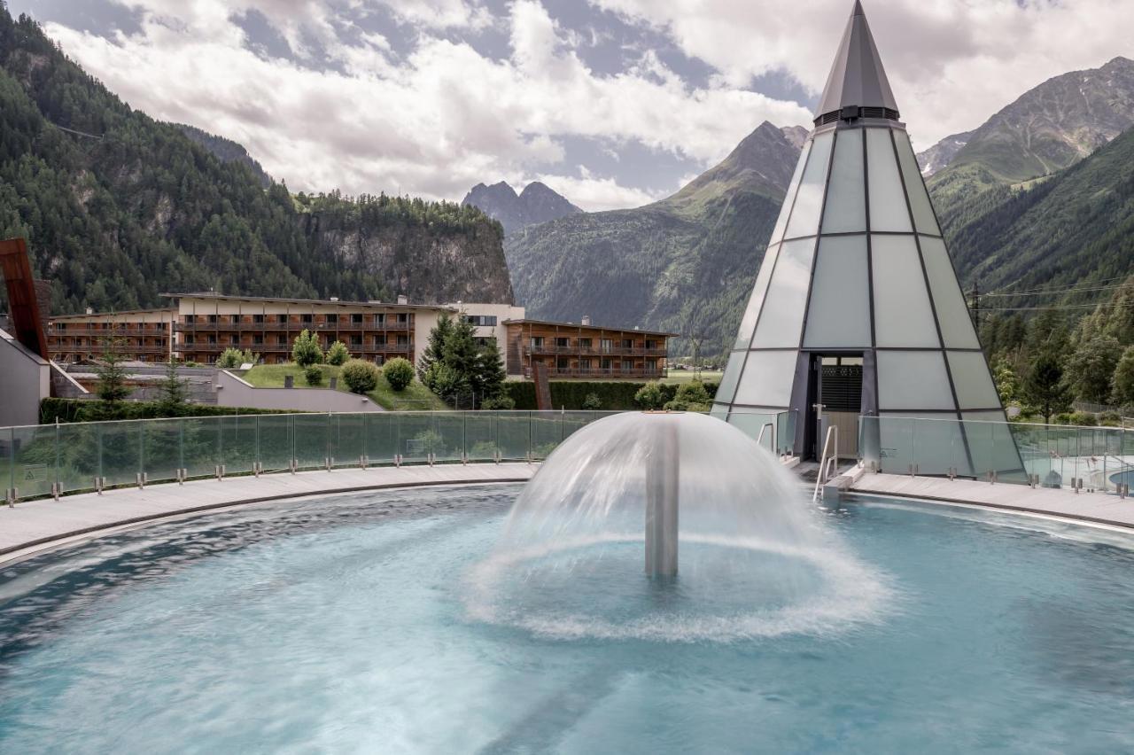 Aqua Dome 4 Sterne Superior Hotel & Tirol Therme Langenfeld