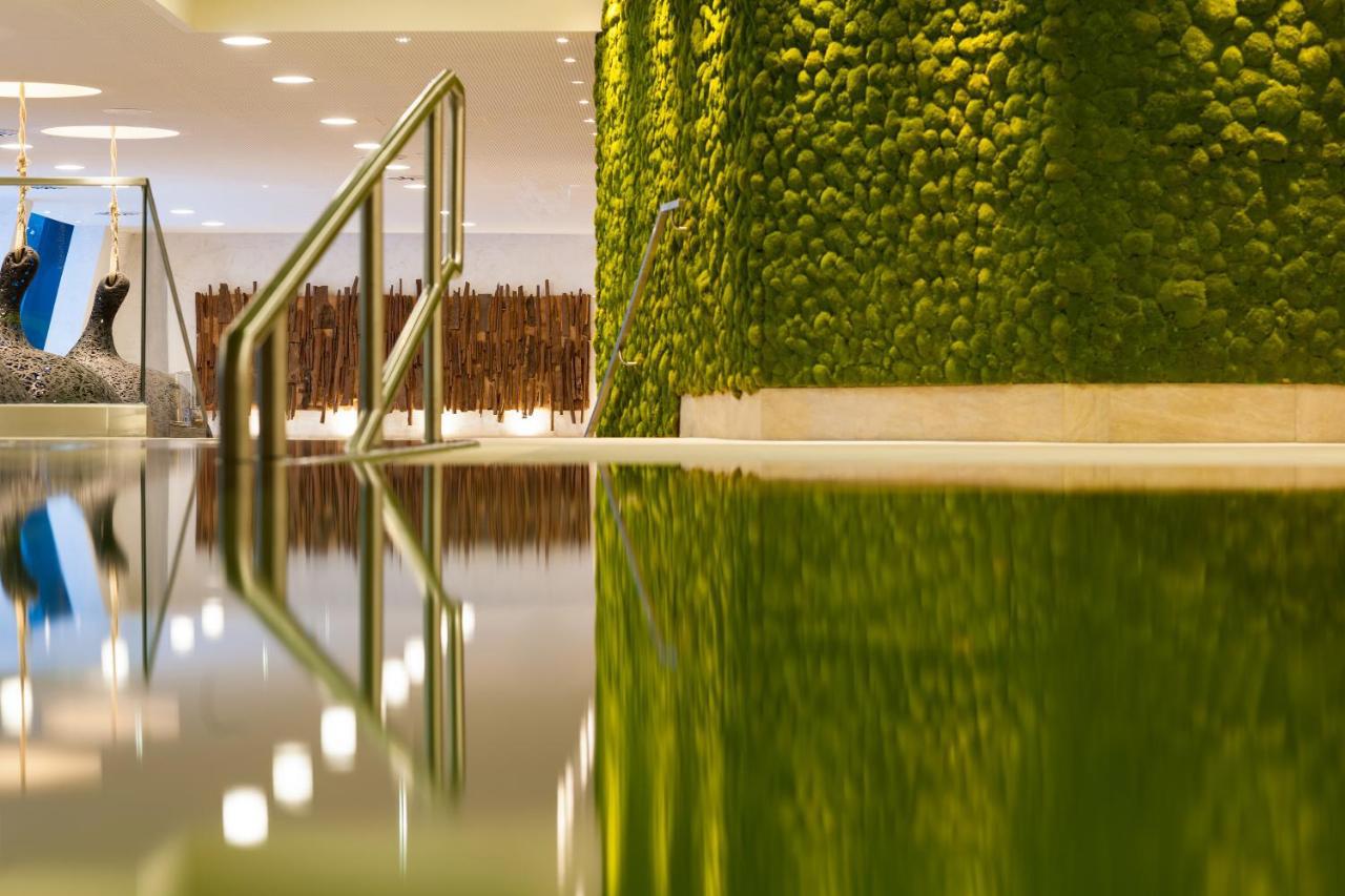 Aqua Dome 4 Sterne Superior Hotel & Tirol Therme Langenfeld