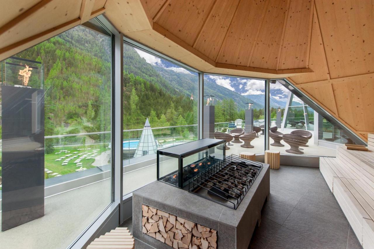 Aqua Dome 4 Sterne Superior Hotel & Tirol Therme Langenfeld