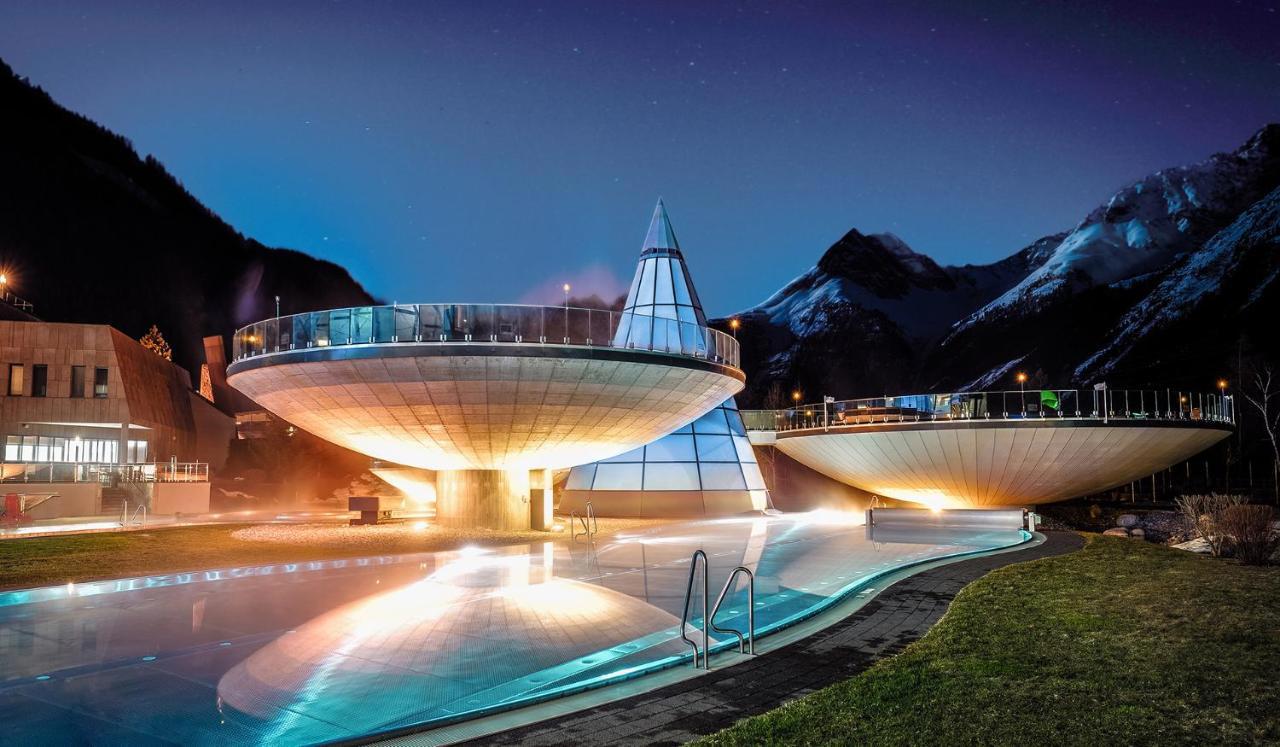 Aqua Dome 4 Sterne Superior Hotel & Tirol Therme Langenfeld