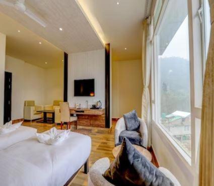 Banari Regency By Summit
