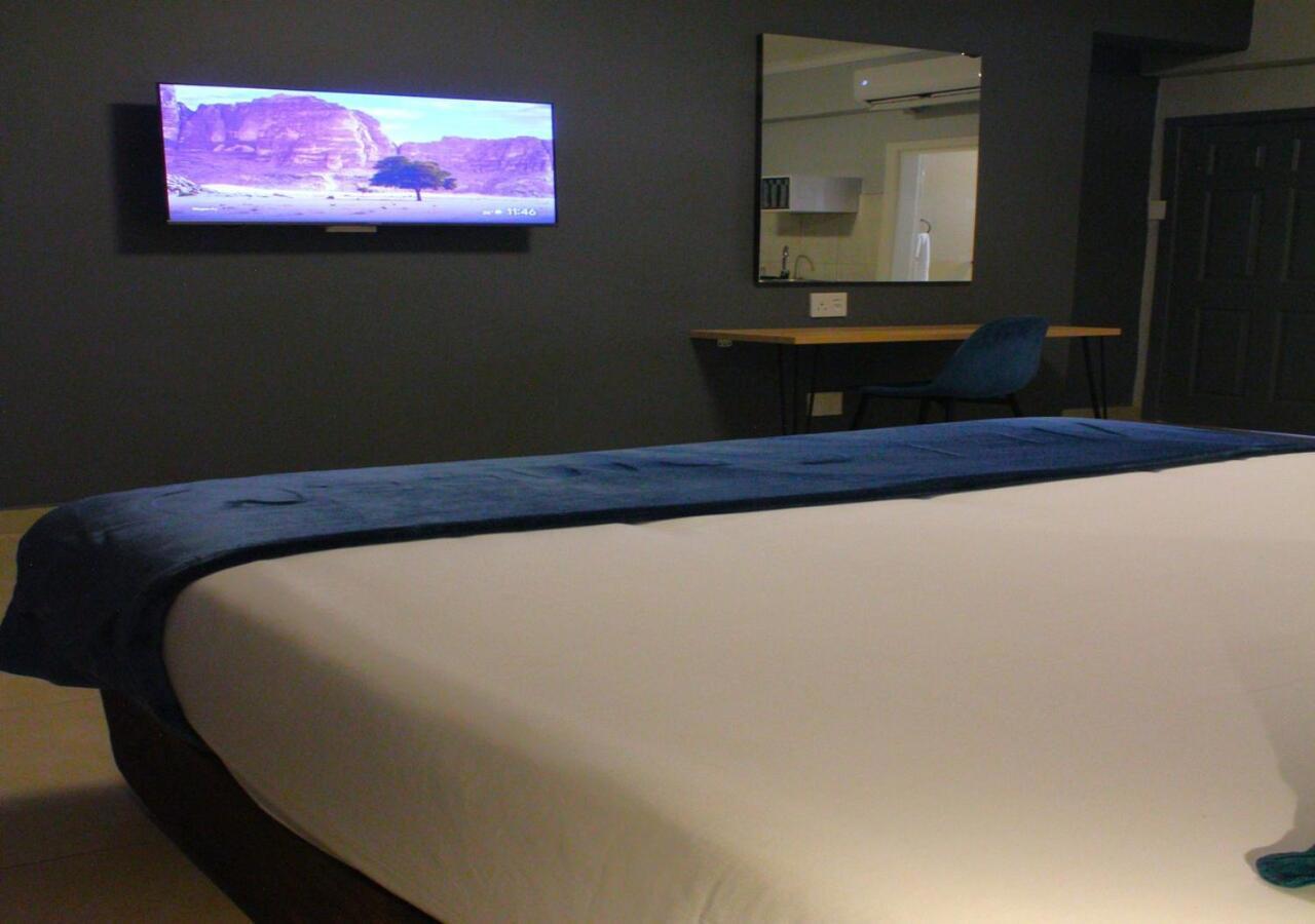 Bayside Hotel 14 Monty Naicker Street