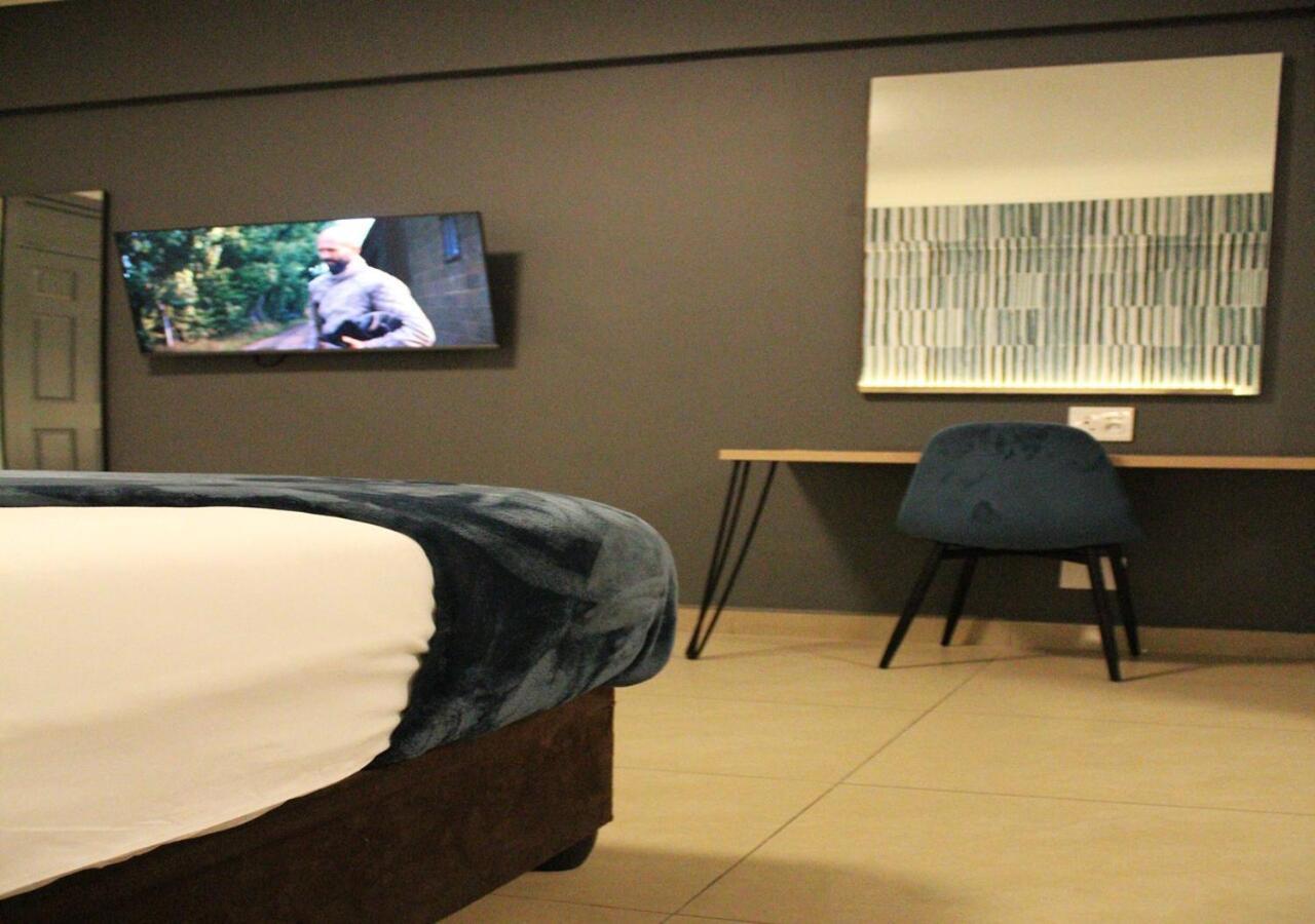 Bayside Hotel 14 Monty Naicker Street