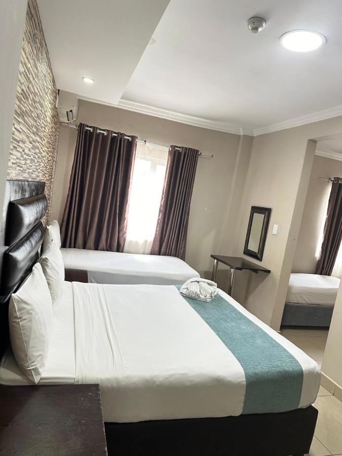 Bayside Hotel 14 Monty Naicker Street