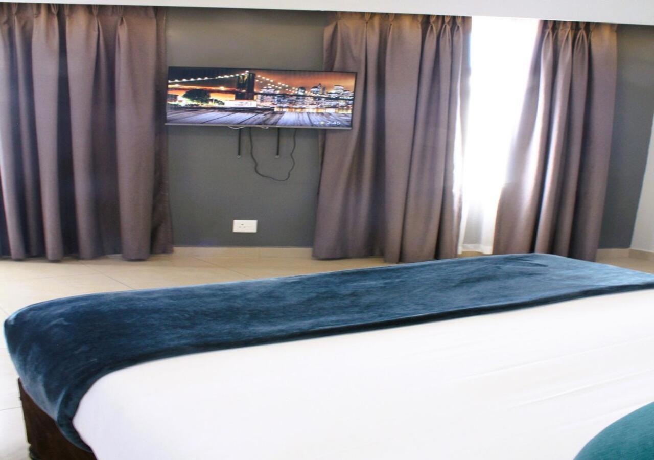 Bayside Hotel 14 Monty Naicker Street