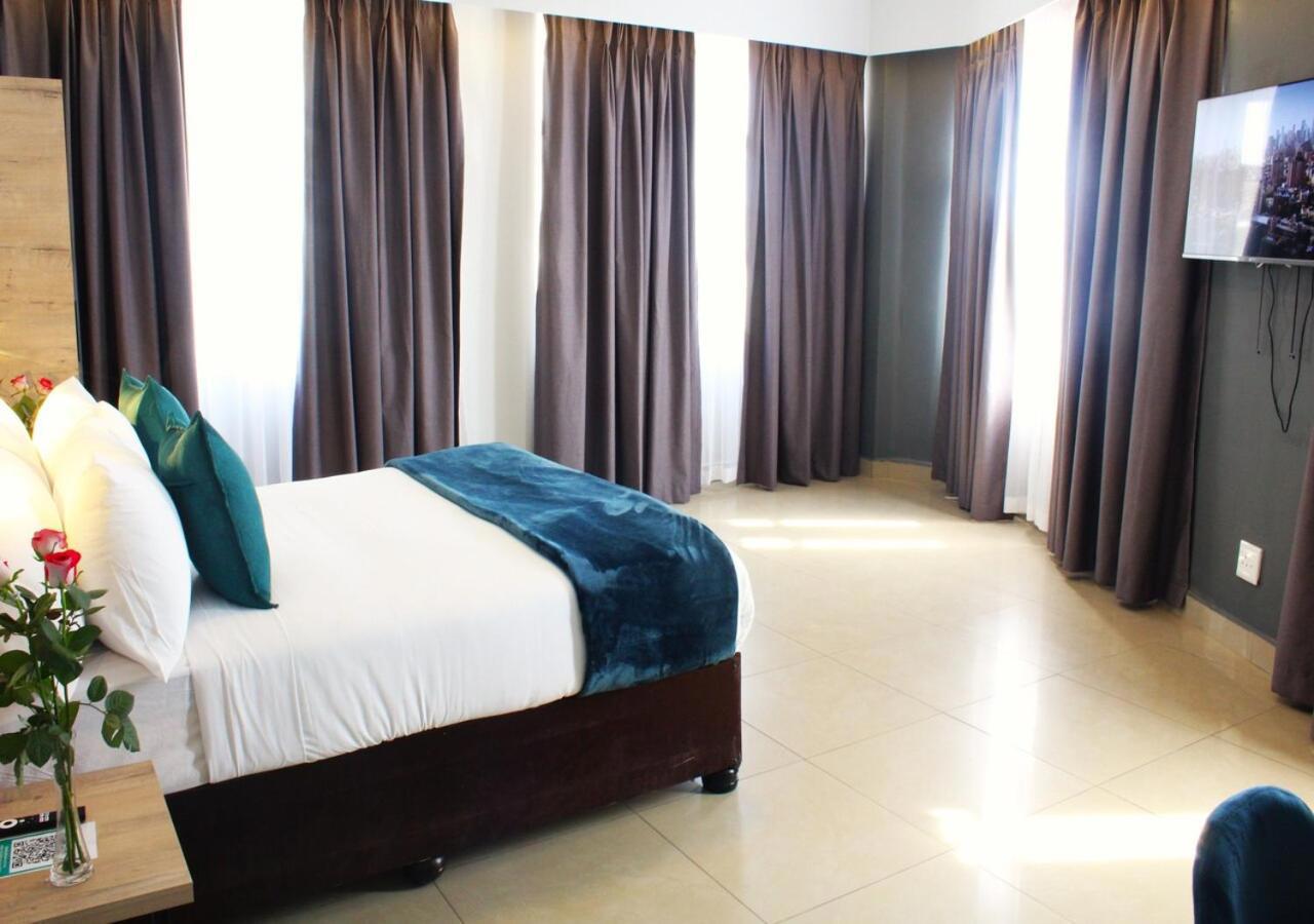 Bayside Hotel 14 Monty Naicker Street