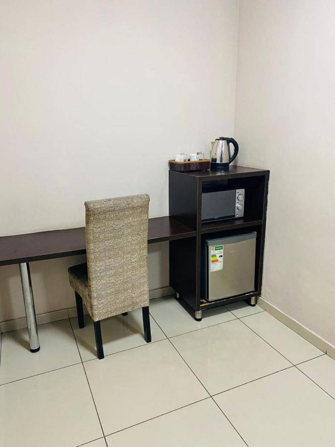 Bayside Hotel 14 Monty Naicker Street