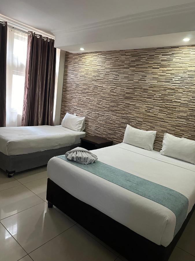 Bayside Hotel 14 Monty Naicker Street
