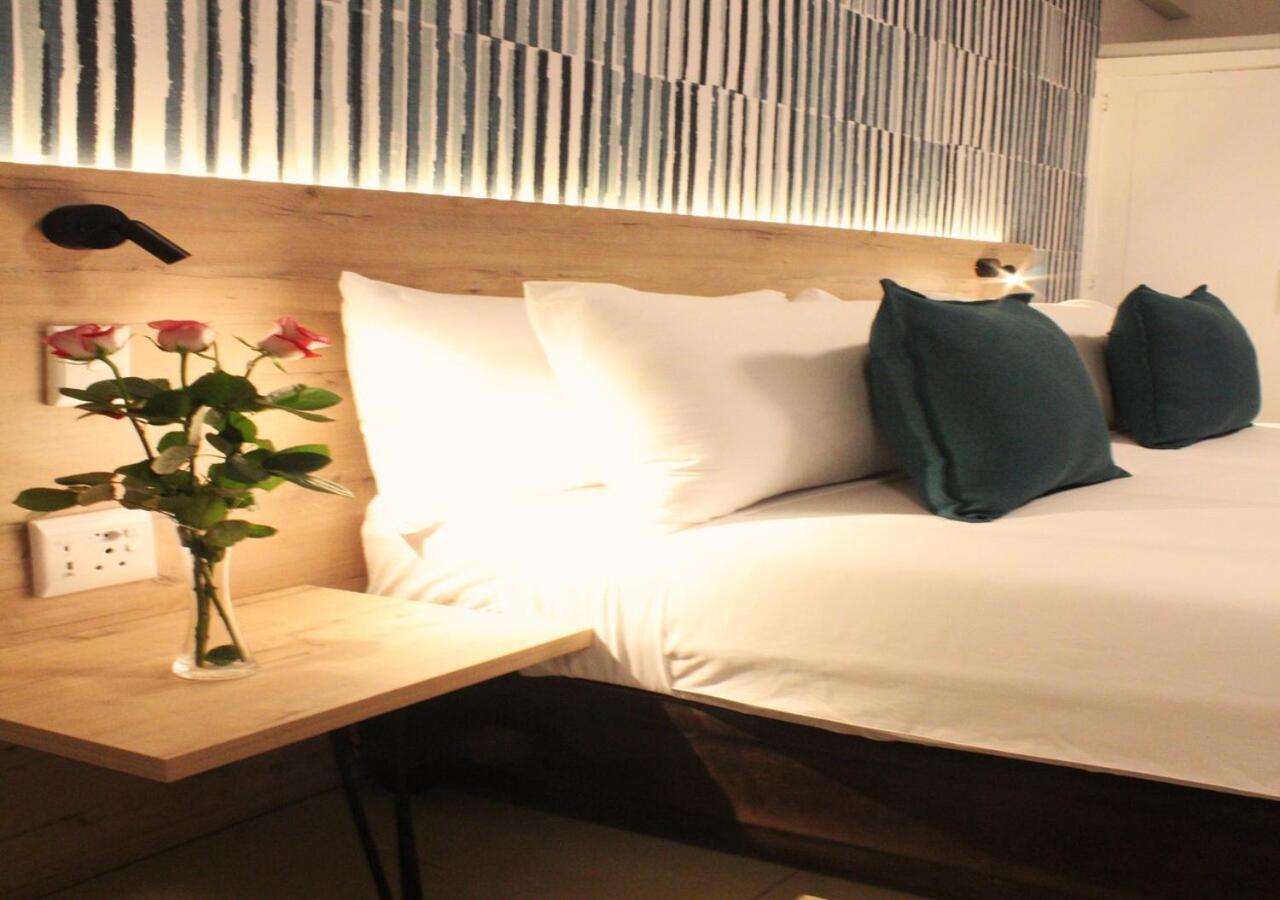 Bayside Hotel 14 Monty Naicker Street