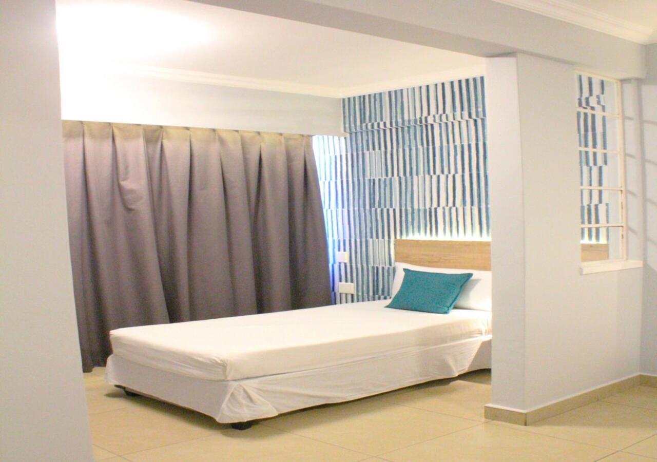 Bayside Hotel 14 Monty Naicker Street
