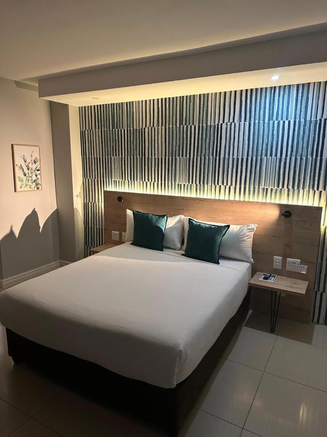 Bayside Hotel 14 Monty Naicker Street