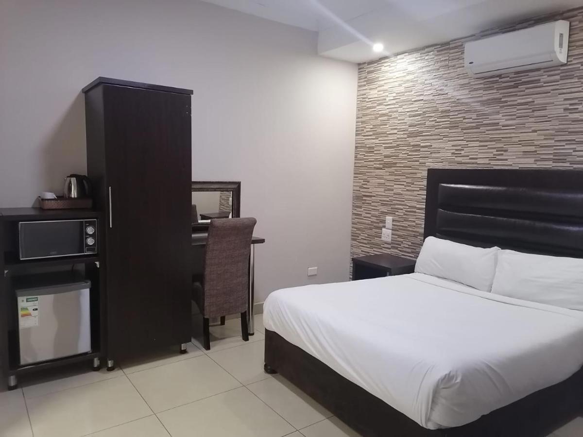 Bayside Hotel & Self Catering