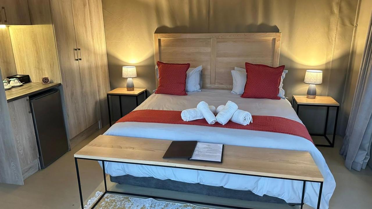 Kingfisher Creek Safari Lodge
