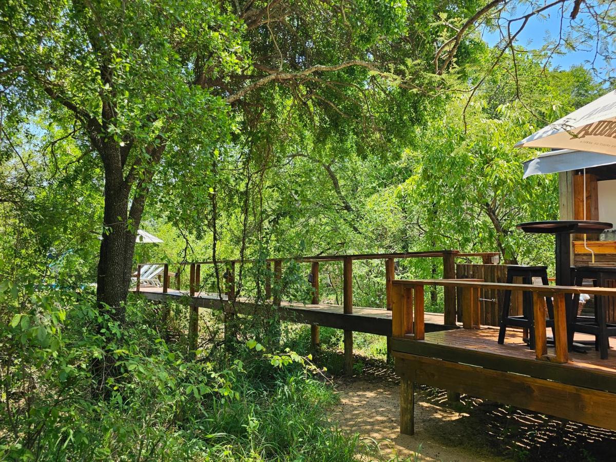 Kingfisher Creek Safari Lodge