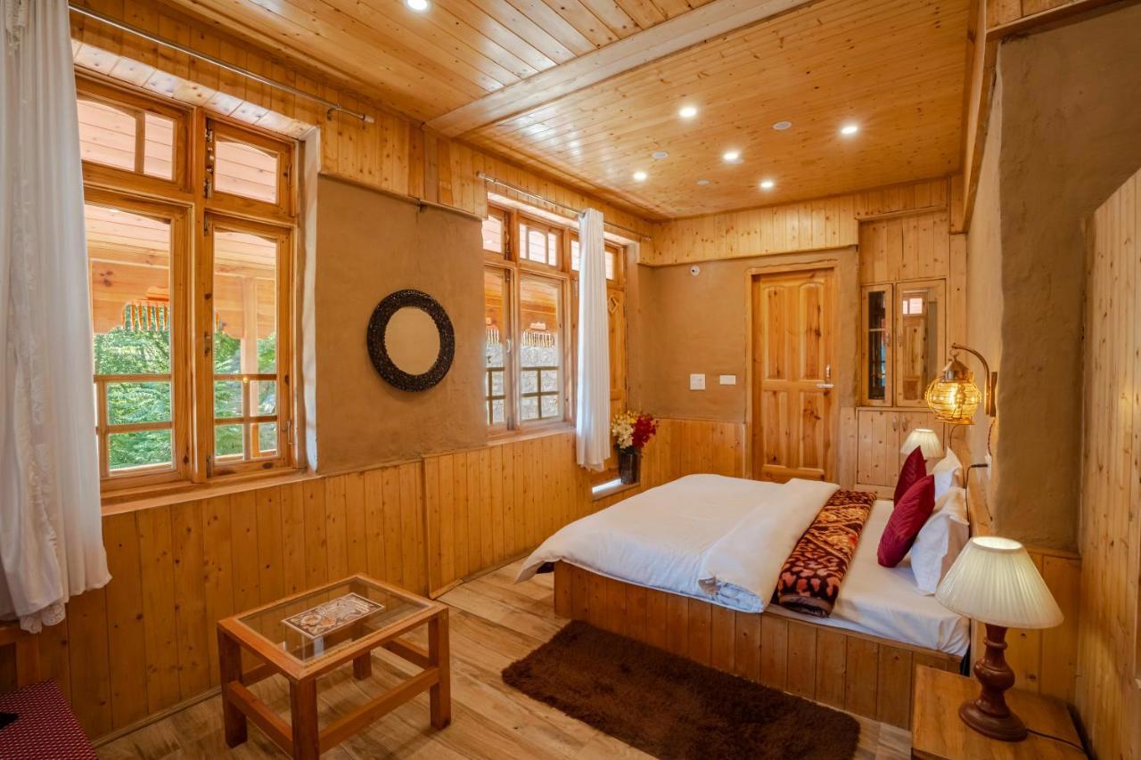 Wowstayz Tirthan Village Resort