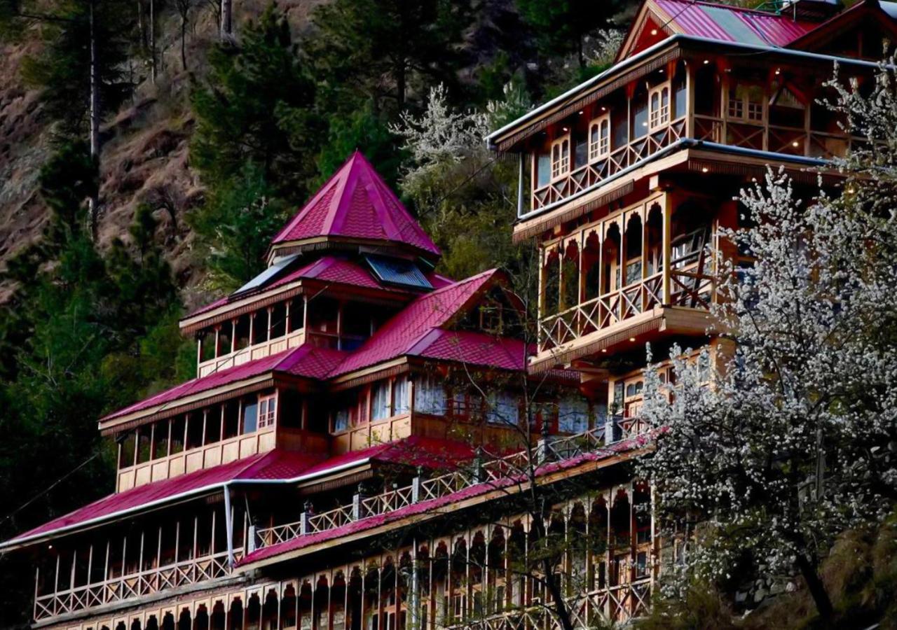 Wowstayz Tirthan Village Resort