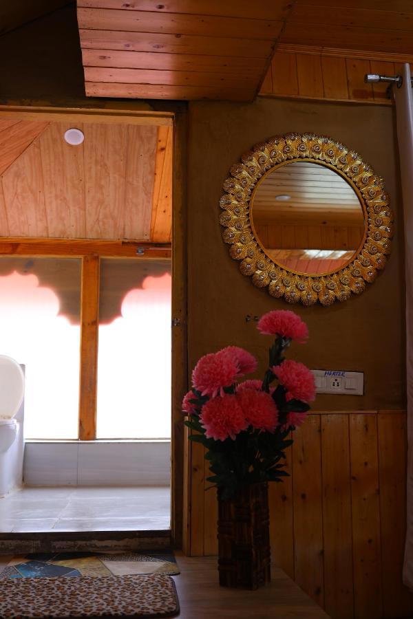 Wowstayz Tirthan Village Resort
