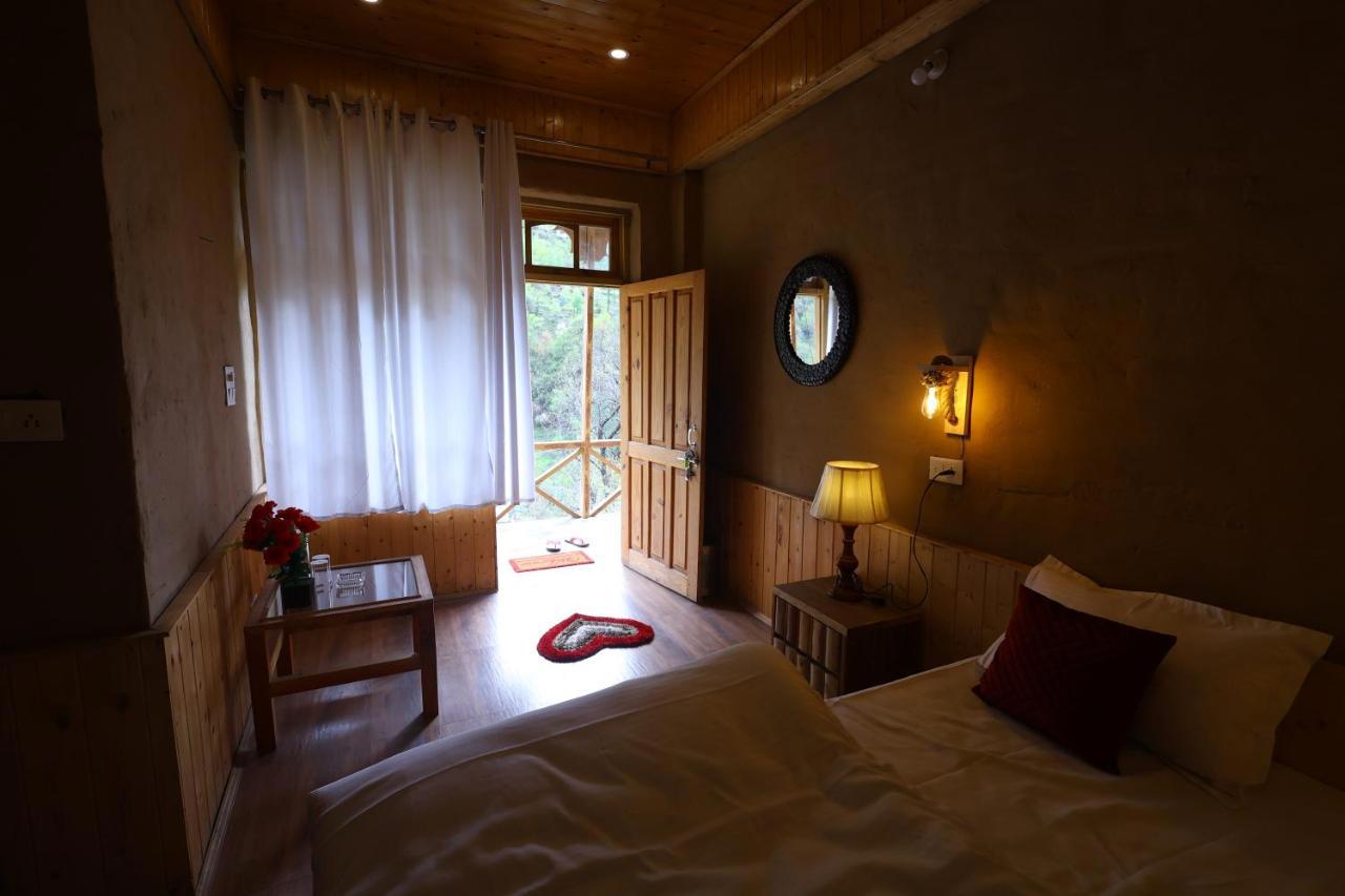 Wowstayz Tirthan Village Resort