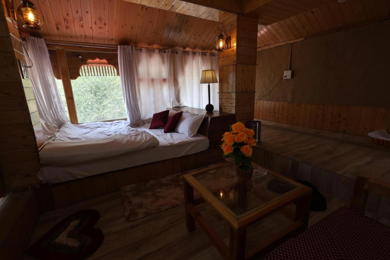Wowstayz Tirthan Village Resort