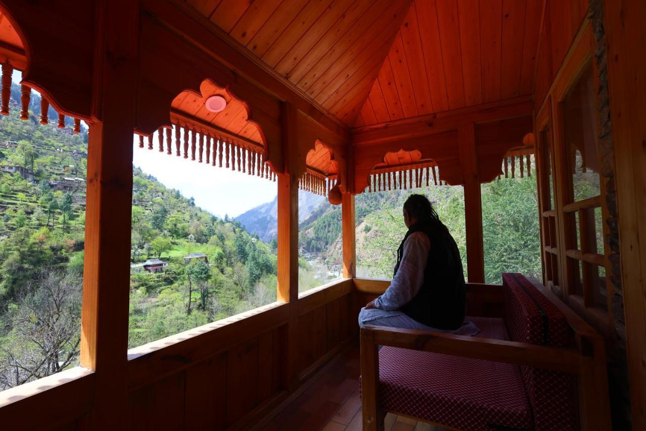 Wowstayz Tirthan Village Resort