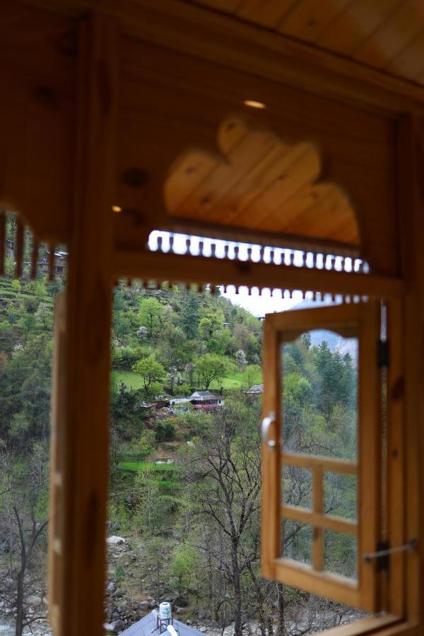 Wowstayz Tirthan Village Resort