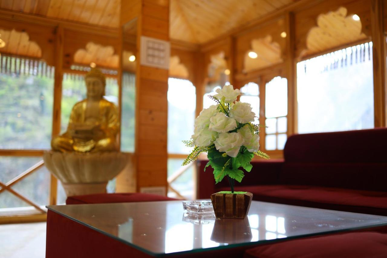 Wowstayz Tirthan Village Resort