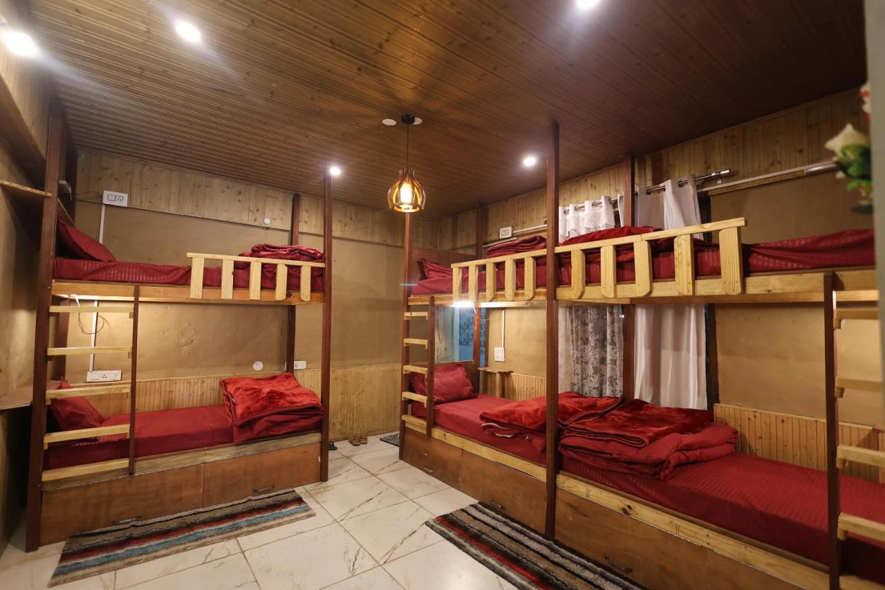 Wowstayz Tirthan Village Resort