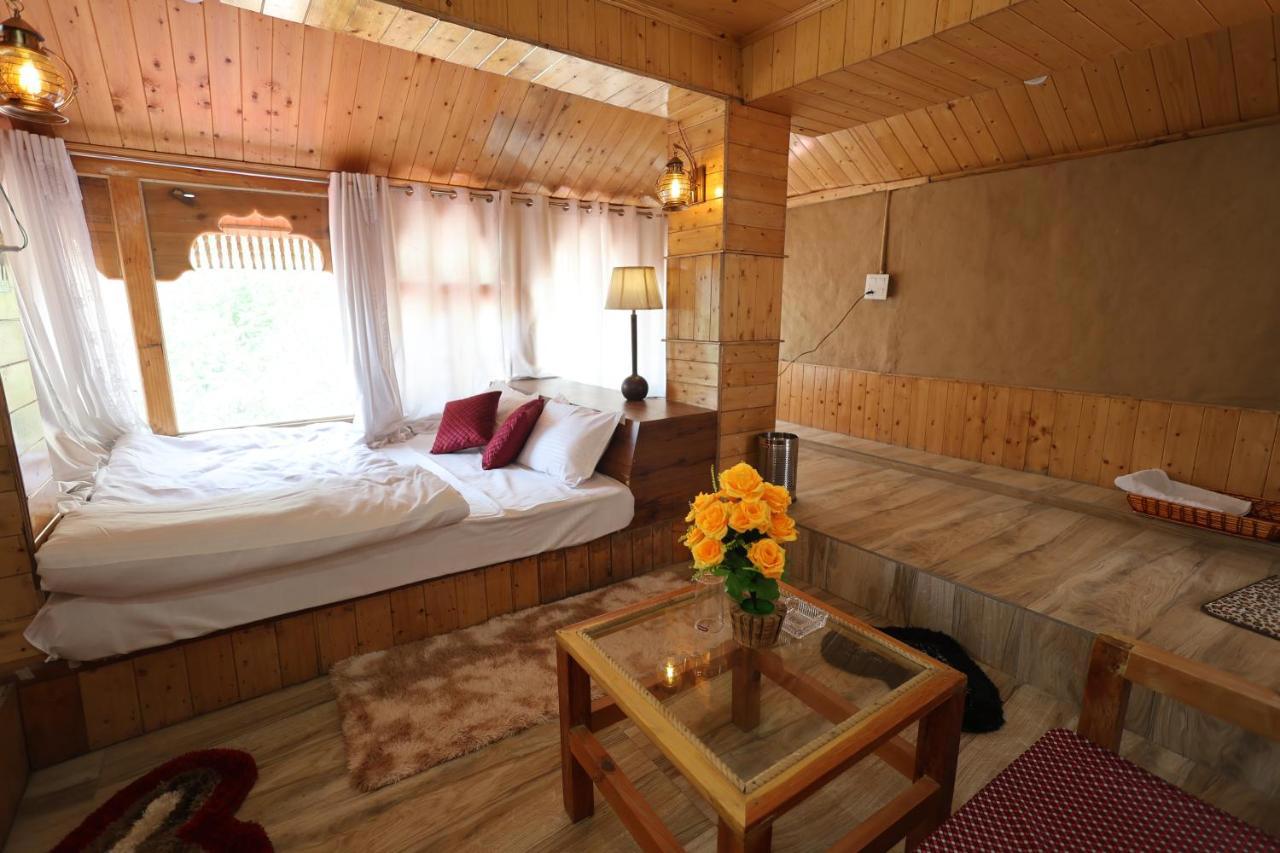 Wowstayz Tirthan Village Resort