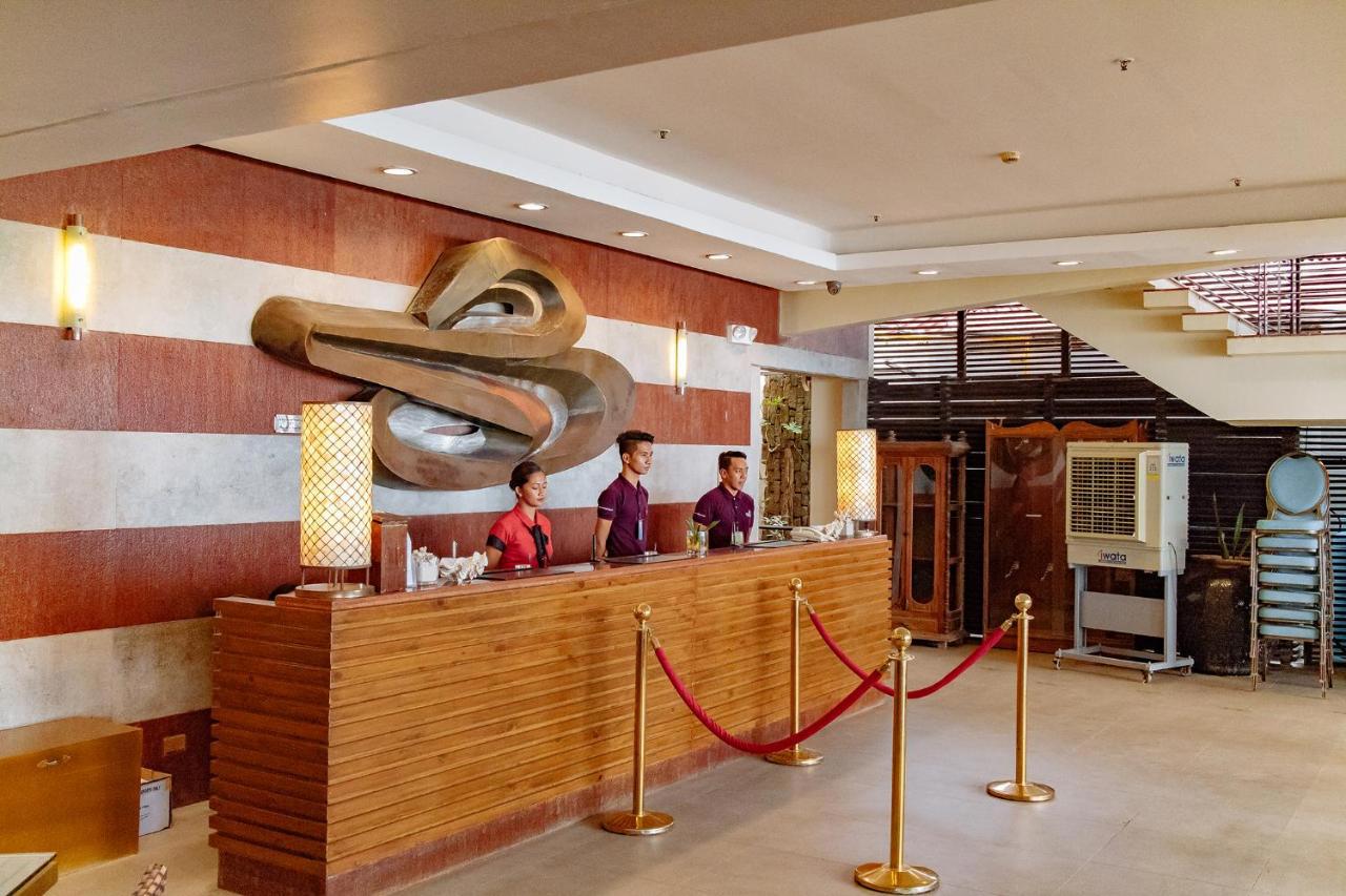 Crown Regency Resort Annex