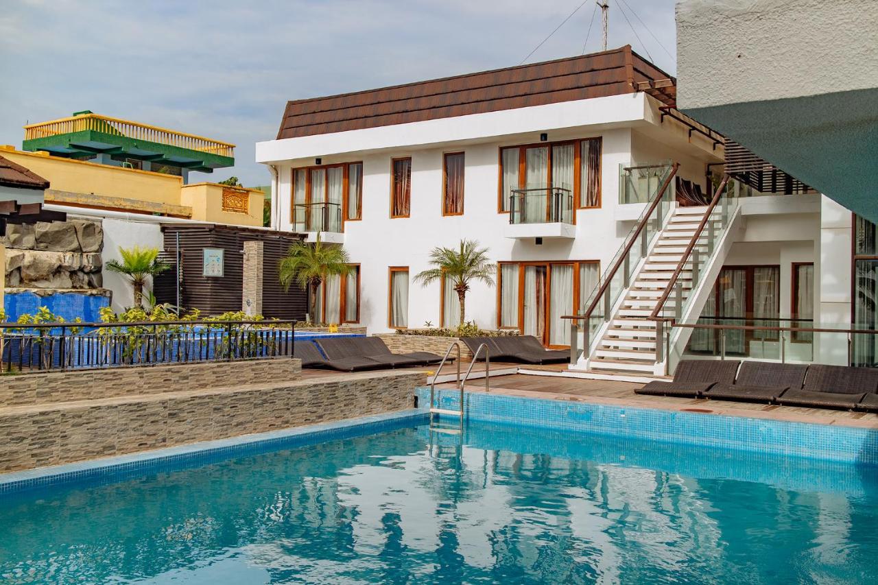 Crown Regency Resort Annex