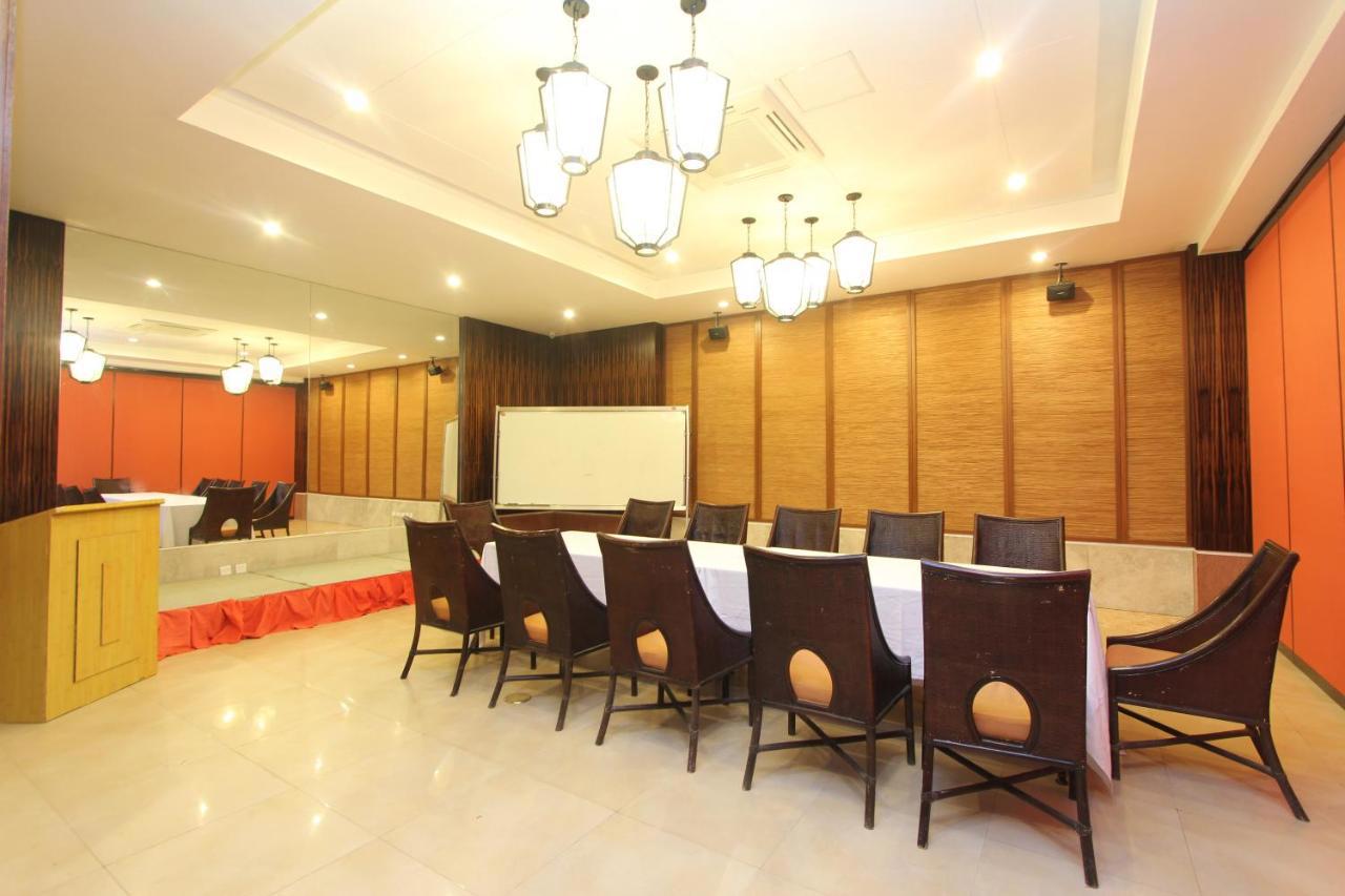Crown Regency Resort Annex