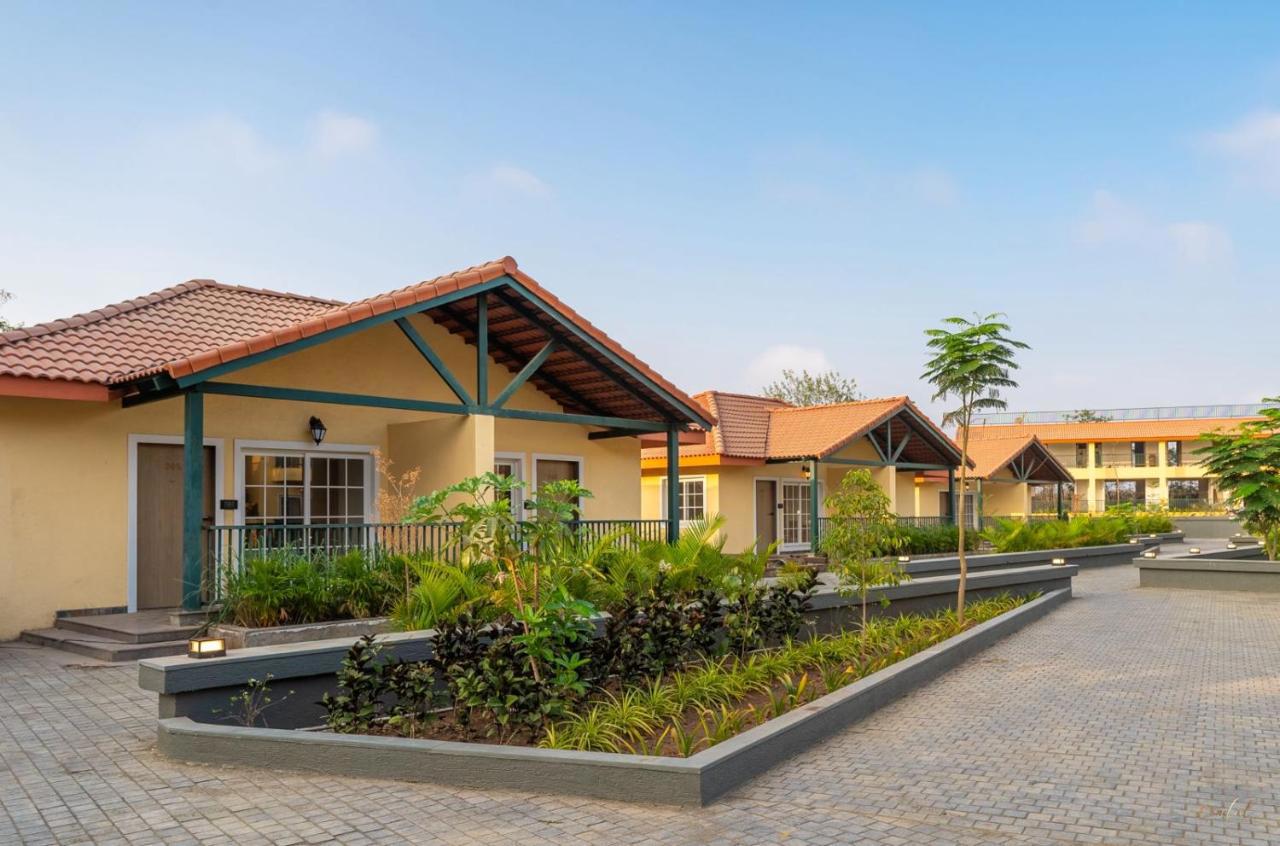 The Fern Wisteria Resort Dhari