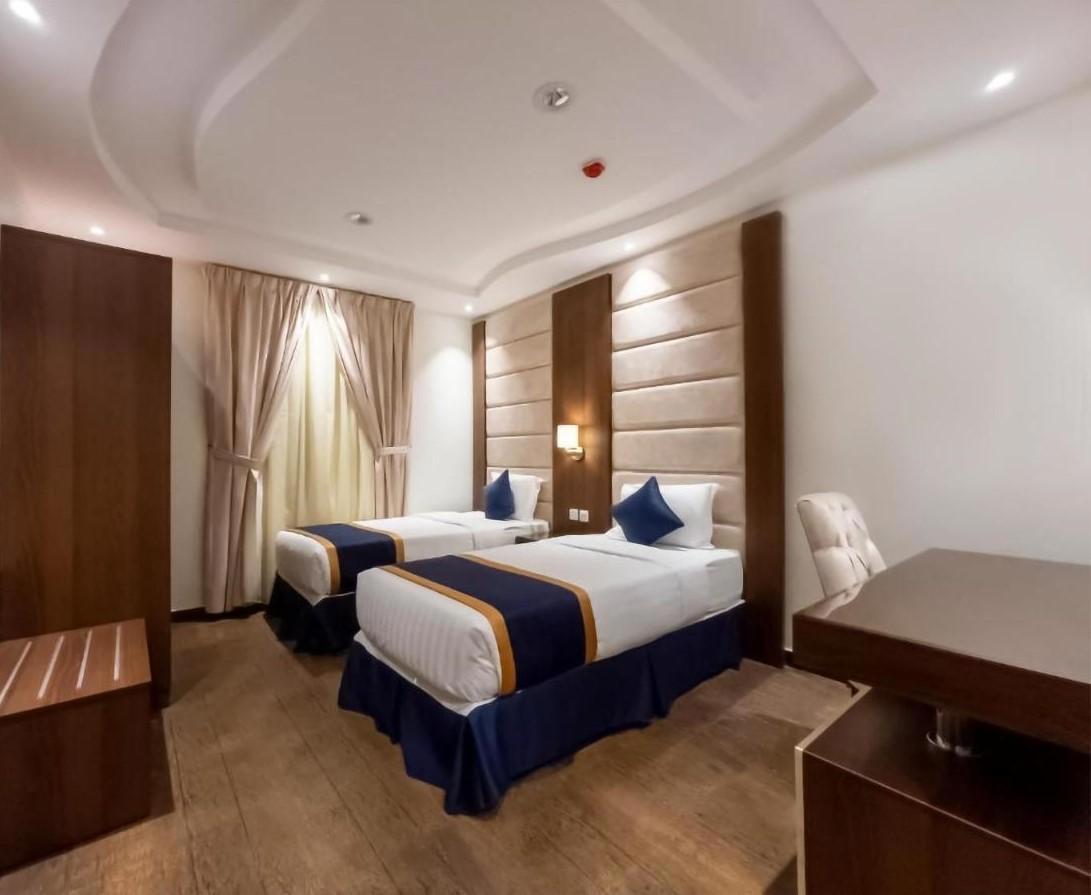 The Palace Hotel Suites 6