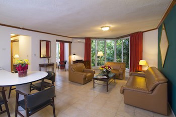 Apartotel & Suites Villas Del Rio