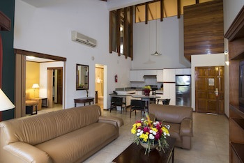 Apartotel & Suites Villas Del Rio