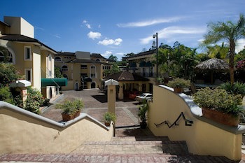 Apartotel & Suites Villas Del Rio